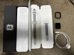 Apple Watch SE NIKE 44mmのサムネイル