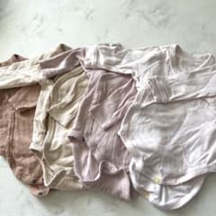 美品✨ZARA ユニクロベビー肌着 4点セット60 新生児長袖ボディー綿100%のサムネイル