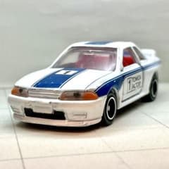 トミカファクトリー　日産スカイライン　GT-R R32 赤内装