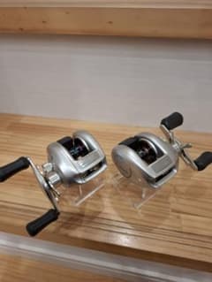 h*e様 スコーピオンメタニウムMg シルバー ベイトリール２台セットのサムネイル
