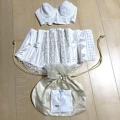【美品】セモアブライダルインナー 4点セットC70/58のサムネイル