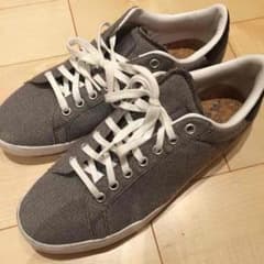 アディダス《adidas》スニーカーのサムネイル