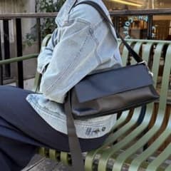 パピヨネ　シュリンクリンショルダーバッグ/牛革/軽量のサムネイル