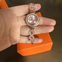 【美品】nattito 腕時計 ブレスレットウォッチ 花型 ピンク キラキラのサムネイル