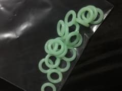 蛍光・夜光シリコンリング！30個セット！のサムネイル