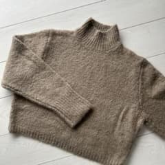ZARA ベージュ タートルネック セーターのサムネイル