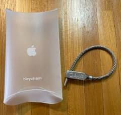 Apple Keychain  アップル刻印キーホルダー　apple(レア品)のサムネイル