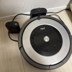 iRobot Roomba ロボット掃除機本体のサムネイル