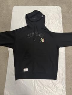 New Era ニューヨークヤンキース パーカー ブラックのサムネイル