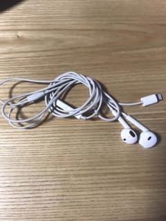 iPhone イヤホンのサムネイル