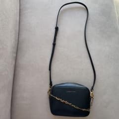 CHARLES & KEITH チャールズ & キース  ショルダーバッグのサムネイル