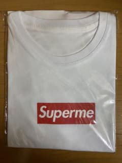 SupermeTシャツのサムネイル