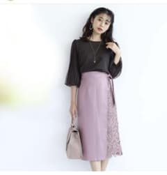 新品未使用タグ付き♡JUSGLITTY レースコンビタイトスカートのサムネイル