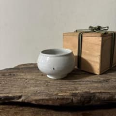 李朝　白磁茶碗　堅手　茶道具　酒器　韓国骨董　ぐい呑み　アンティーク　検白洲正子 李朝 白磁茶碗 堅手 茶道具 酒器 韓国骨董 ぐい呑み アンティーク 検