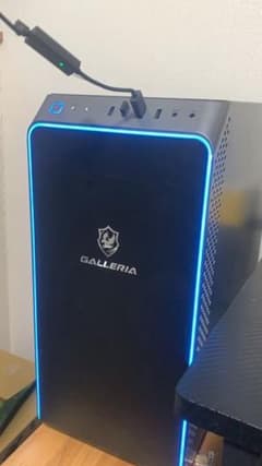 ゲーミングPC+razorキーボード、マウス+モニター2枚+スピーカーのサムネイル