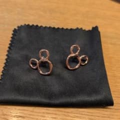 DISNEY　ミッキーモチーフ ピアス 両耳用 ピンクゴールドカラーのサムネイル