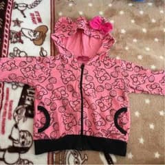キティちゃんのパーカーのサムネイル