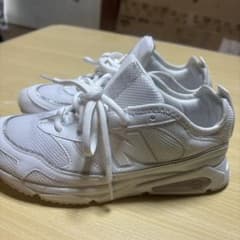 ニューバランス　ホワイトスニーカーのサムネイル