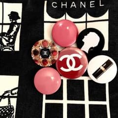 正規品 シャネル 缶バッジ 6個セット ブローチとしても CHANELのサムネイル