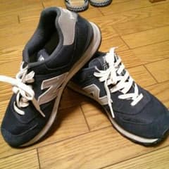 ニューバランス574のサムネイル