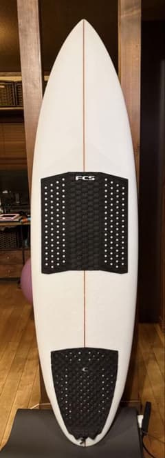 Nick Shape ツインザー 6’2 32L 極美品 フィン付き 湘南手渡し Nick Shape ツインザー 6'2 32L 極美品 フィン付き 湘南手渡し - メルカリ