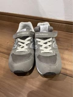 【値下げ】New Balance 996 グレー スニーカー 21cmのサムネイル