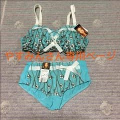 新品TucheブラジャーD65&ショーツMセット（ロイヤルエメラルド）のサムネイル