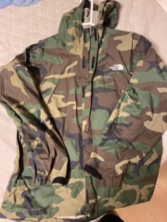 THE NORTH FACE カモフラ ナイロンジャケット NP61535のサムネイル