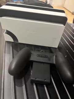 Nintendo Switch ドック Joy-Conグリップ セットのサムネイル