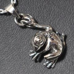 銀の幸運波 カエルトップの開運ネックレス シルバー925 ペンダント 