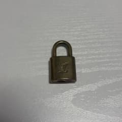 ルイヴィトン パドロック 南京錠 鍵なし 正規品 - メルカリ