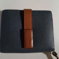 m*k様 LOEWE 二つ折り財布 - メルカリ