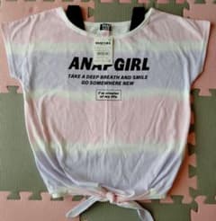 肩出しTシャツのサムネイル