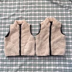 ユニクロモコモコベスト90 双子ちゃん 2枚セット！　男の子女の子どちらでも☆のサムネイル