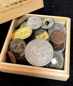 円銀二分金穴銭銅銭色々たくさん雑銭まとめて宝探し 桐箱おまけ 日本