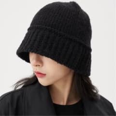 ニット帽 帽子 FEKETEのサムネイル