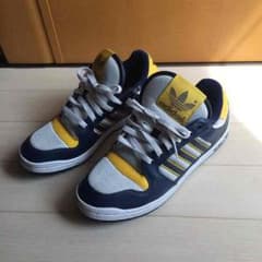 美品☆adidas アディダス スニーカーのサムネイル