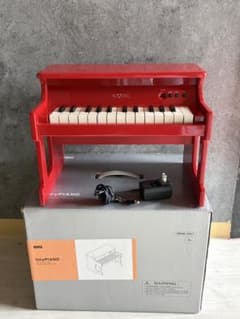 自動演奏もできるトイピアノ KORG tinyPIANO 赤 ACアダプター付き