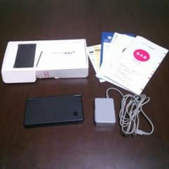 DSi ブラックのサムネイル