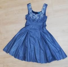 結婚式　ワンピース　ブルーグレー　シルバー　刺繍　ラメ　ビジュー　パーティのサムネイル