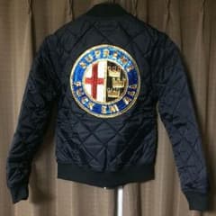 supremeのサムネイル