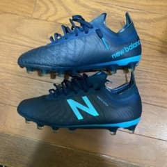 サッカースパイク　ニューバランスのサムネイル