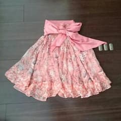 《きまま様専用》ベネトン の可愛らしくもあり、上品な柄のスカートのサムネイル