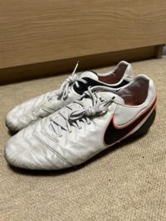 ナイキサッカースパイク　ティエンポレジェンド28のサムネイル