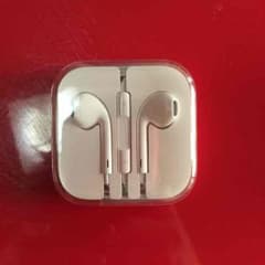 〔未開封〕iPhone 純正 イヤフォンのサムネイル