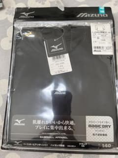 ミズノアンダーシャツ新品140（おまけ靴下）のサムネイル