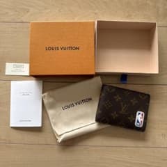 LOUIS VUITTON NBAロゴ 二つ折り財布のサムネイル