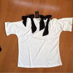 midori様専用 肩出しTシャツのサムネイル