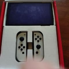 Nintendo Switch 有機ELモデル ホワイト 本体のサムネイル