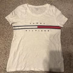 ⭕️TOMMY HILFIGER ホワイト 白 Tシャツ Sサイズ⭕️のサムネイル